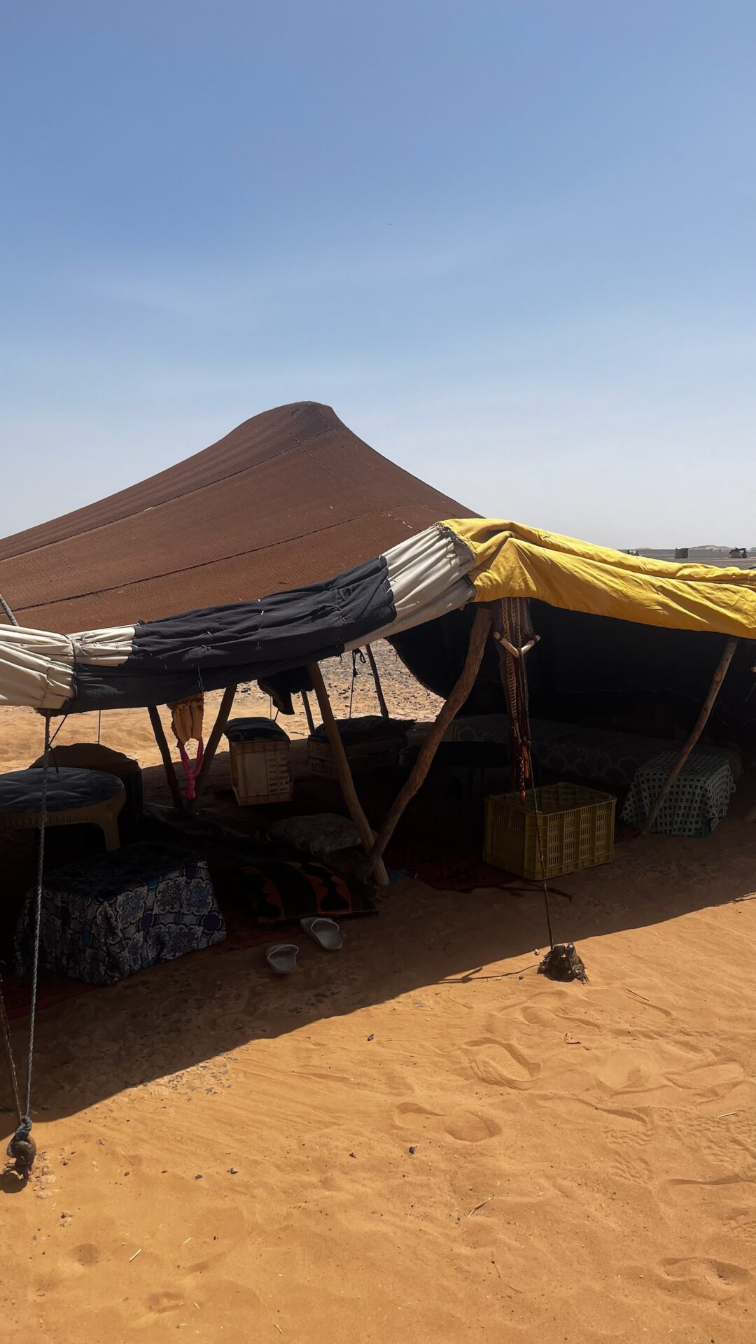 Tente nomade dans le désert